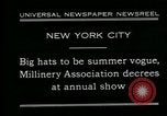 Standbild Modelle New York City USA, 1930, aus Sekunde 9 historischem Filmmaterial Videoclip 65675035110