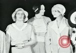 Standbild Modelle New York City USA, 1930, aus Sekunde 13 historischem Filmmaterial Videoclip 65675035110