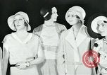 Standbild Modelle New York City USA, 1930, aus Sekunde 14 historischem Filmmaterial Videoclip 65675035110