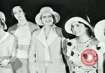 Standbild Modelle New York City USA, 1930, aus Sekunde 17 historischem Filmmaterial Videoclip 65675035110
