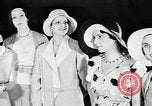 Standbild Modelle New York City USA, 1930, aus Sekunde 18 historischem Filmmaterial Videoclip 65675035110