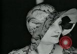 Standbild Modelle New York City USA, 1930, aus Sekunde 33 historischem Filmmaterial Videoclip 65675035110