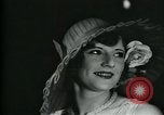 Standbild Modelle New York City USA, 1930, aus Sekunde 53 historischem Filmmaterial Videoclip 65675035110