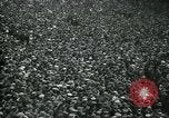 Standbild Rugby-spiel Paris Frankreich, 1930, aus Sekunde 14 historischem Filmmaterial Videoclip 65675035112