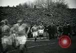 Standbild Rugby-spiel Paris Frankreich, 1930, aus Sekunde 20 historischem Filmmaterial Videoclip 65675035112