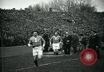 Standbild Rugby-spiel Paris Frankreich, 1930, aus Sekunde 21 historischem Filmmaterial Videoclip 65675035112