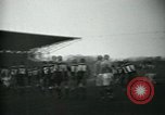 Standbild Rugby-spiel Paris Frankreich, 1930, aus Sekunde 28 historischem Filmmaterial Videoclip 65675035112