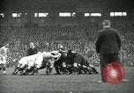 Standbild Rugby-spiel Paris Frankreich, 1930, aus Sekunde 33 historischem Filmmaterial Videoclip 65675035112