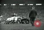 Standbild Rugby-spiel Paris Frankreich, 1930, aus Sekunde 34 historischem Filmmaterial Videoclip 65675035112