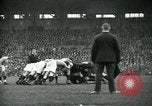 Standbild Rugby-spiel Paris Frankreich, 1930, aus Sekunde 36 historischem Filmmaterial Videoclip 65675035112