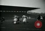 Standbild Rugby-spiel Paris Frankreich, 1930, aus Sekunde 45 historischem Filmmaterial Videoclip 65675035112