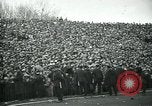 Standbild Rugby-spiel Paris Frankreich, 1930, aus Sekunde 60 historischem Filmmaterial Videoclip 65675035112