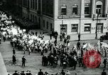 Standbild Pro-sozialistischen Mai 1930 Parade in New York New York City USA, 1930, aus Sekunde 13 historischem Filmmaterial Videoclip 65675035113