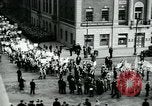 Standbild Pro-sozialistischen Mai 1930 Parade in New York New York City USA, 1930, aus Sekunde 15 historischem Filmmaterial Videoclip 65675035113