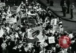 Standbild Pro-sozialistischen Mai 1930 Parade in New York New York City USA, 1930, aus Sekunde 18 historischem Filmmaterial Videoclip 65675035113