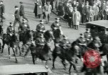 Standbild Pro-sozialistischen Mai 1930 Parade in New York New York City USA, 1930, aus Sekunde 25 historischem Filmmaterial Videoclip 65675035113