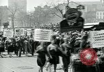 Standbild Pro-sozialistischen Mai 1930 Parade in New York New York City USA, 1930, aus Sekunde 30 historischem Filmmaterial Videoclip 65675035113