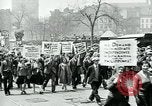 Standbild Pro-sozialistischen Mai 1930 Parade in New York New York City USA, 1930, aus Sekunde 32 historischem Filmmaterial Videoclip 65675035113