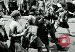 Standbild Pro-sozialistischen Mai 1930 Parade in New York New York City USA, 1930, aus Sekunde 35 historischem Filmmaterial Videoclip 65675035113