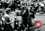 Standbild Pro-sozialistischen Mai 1930 Parade in New York New York City USA, 1930, aus Sekunde 37 historischem Filmmaterial Videoclip 65675035113