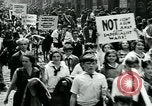 Standbild Pro-sozialistischen Mai 1930 Parade in New York New York City USA, 1930, aus Sekunde 50 historischem Filmmaterial Videoclip 65675035113