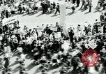 Standbild Pro-sozialistischen Mai 1930 Parade in New York New York City USA, 1930, aus Sekunde 59 historischem Filmmaterial Videoclip 65675035113