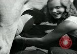 Immagine di Donne americane Pomona California USA, 1931, secondo 43 filmato di repertorio 65675035119