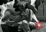 Immagine di Donne americane Pomona California USA, 1931, secondo 54 filmato di repertorio 65675035119