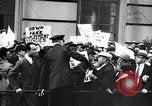 Standbild kommunistischen mob New York United States USA, 1932, aus Sekunde 29 historischem Filmmaterial Videoclip 65675035143