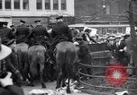 Standbild kommunistischen mob New York United States USA, 1932, aus Sekunde 45 historischem Filmmaterial Videoclip 65675035143