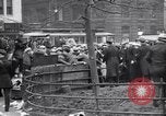 Standbild kommunistischen mob New York United States USA, 1932, aus Sekunde 52 historischem Filmmaterial Videoclip 65675035143