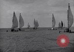 Standbild Kraftfahrzeuge mit Segel Abu-Sueir Ägypten, 1932, aus Sekunde 14 historischem Filmmaterial Videoclip 65675035146