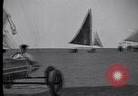 Standbild Kraftfahrzeuge mit Segel Abu-Sueir Ägypten, 1932, aus Sekunde 21 historischem Filmmaterial Videoclip 65675035146