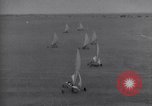Standbild Kraftfahrzeuge mit Segel Abu-Sueir Ägypten, 1932, aus Sekunde 25 historischem Filmmaterial Videoclip 65675035146