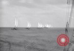 Standbild Kraftfahrzeuge mit Segel Abu-Sueir Ägypten, 1932, aus Sekunde 39 historischem Filmmaterial Videoclip 65675035146