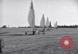 Standbild Kraftfahrzeuge mit Segel Abu-Sueir Ägypten, 1932, aus Sekunde 49 historischem Filmmaterial Videoclip 65675035146