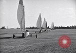 Standbild Kraftfahrzeuge mit Segel Abu-Sueir Ägypten, 1932, aus Sekunde 50 historischem Filmmaterial Videoclip 65675035146