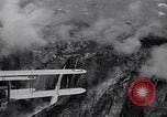 Standbild Flugzeuge Death Valley California USA, 1932, aus Sekunde 17 historischem Filmmaterial Videoclip 65675035150