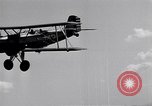 Standbild Armee O-1B Flugzeuge schleppen Ziele Fort Monroe Virginia USA, 1932, aus Sekunde 14 historischem Filmmaterial Videoclip 65675035153