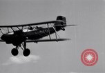 Standbild Armee O-1B Flugzeuge schleppen Ziele Fort Monroe Virginia USA, 1932, aus Sekunde 15 historischem Filmmaterial Videoclip 65675035153