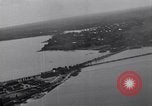 Standbild Armee O-1B Flugzeuge schleppen Ziele Fort Monroe Virginia USA, 1932, aus Sekunde 26 historischem Filmmaterial Videoclip 65675035153