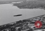Standbild Armee O-1B Flugzeuge schleppen Ziele Fort Monroe Virginia USA, 1932, aus Sekunde 39 historischem Filmmaterial Videoclip 65675035153