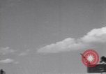 Standbild Armee O-1B Flugzeuge schleppen Ziele Fort Monroe Virginia USA, 1932, aus Sekunde 54 historischem Filmmaterial Videoclip 65675035153