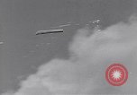 Standbild Armee O-1B Flugzeuge schleppen Ziele Fort Monroe Virginia USA, 1932, aus Sekunde 60 historischem Filmmaterial Videoclip 65675035153