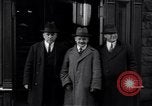 Image soupçonnés espion allemand appréhendé United States USA, 1917, de la seconde 8 séquences d'archives historiques vidéo 65675035168