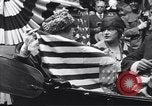 Image Sara Bernhardt revenant du front français Première Guerre Mondiale New York City USA, 1915, de la seconde 27 séquences d'archives historiques vidéo 65675035169