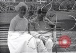 Immagine di L'infermiera tendente a feriti soldati americani nella  prima guerra mondiale United States USA, 1918, secondo 29 filmato di repertorio 65675035179