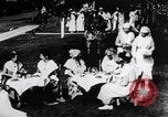 Immagine di Abito di tea party Hingham Massachusetts USA, 1917, secondo 24 filmato di repertorio 65675035180