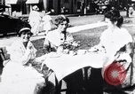 Immagine di Abito di tea party Hingham Massachusetts USA, 1917, secondo 38 filmato di repertorio 65675035180