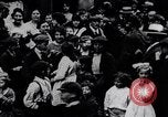 Image Samuel Gompers visites boyhood home London England Royaume-Uni, 1917, de la seconde 3 séquences d'archives historiques vidéo 65675035182